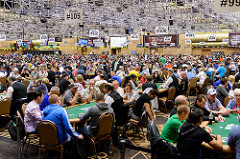 world-series-of-poker-sets-attendance-record
